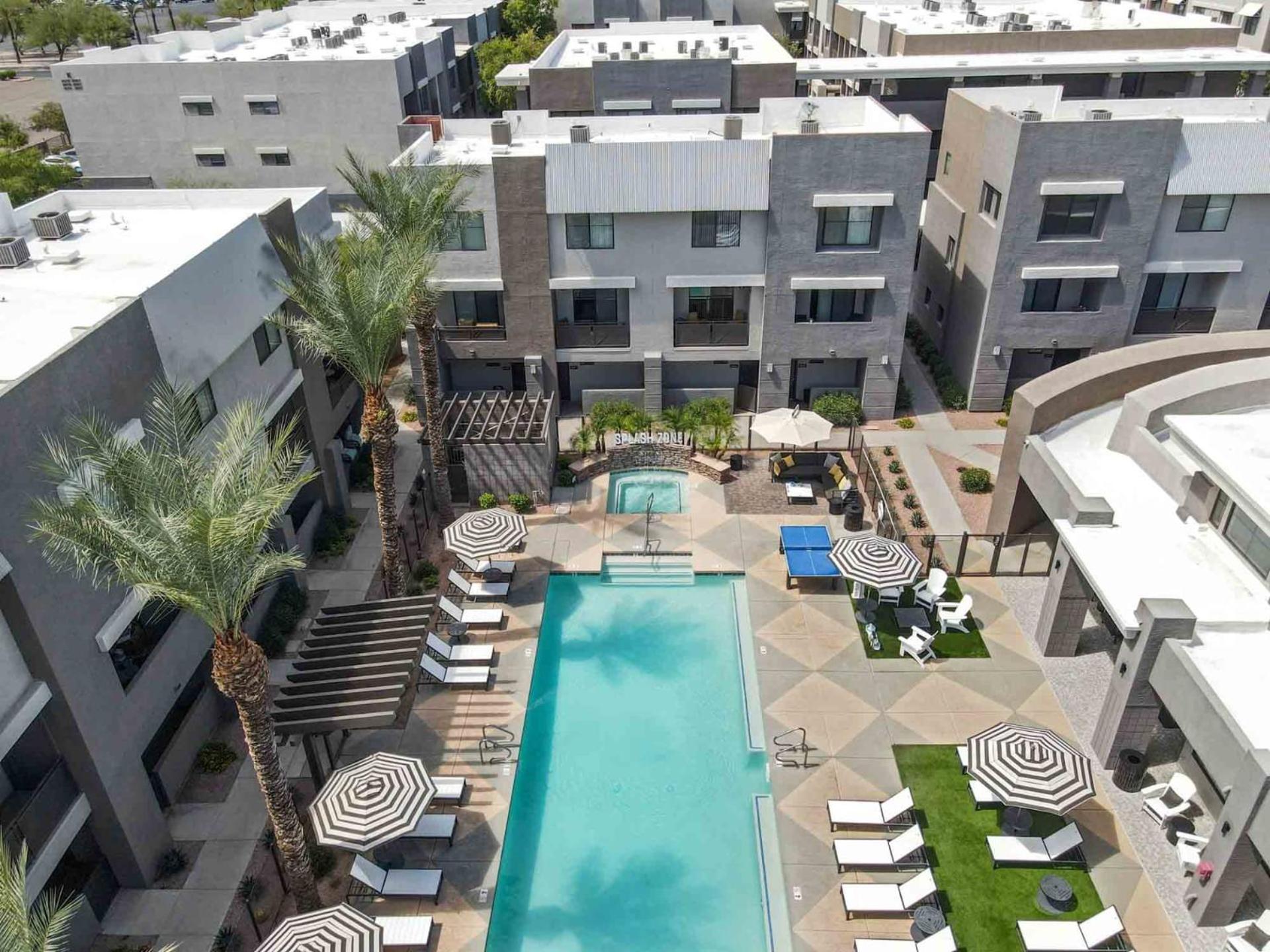 Westgate Entertainment District, Walk To Events, Wifi, Free Parking Lägenhet Glendale Exteriör bild